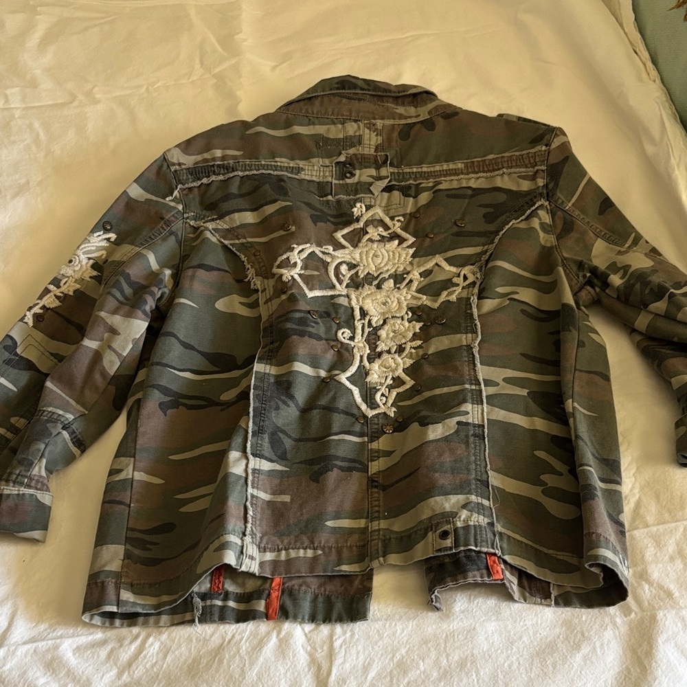 BB JEANS Cropped Utility Camouflage Jacket with Embroidered Back